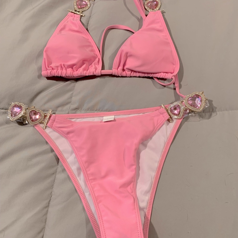 Absolutely adorable sexy bathing suit with jewelry